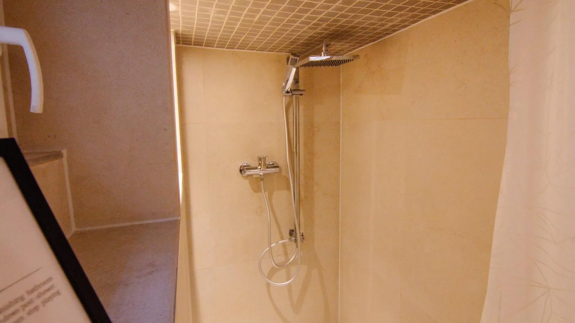 Comfort Hub - Homestay - 3 Gaestezimmer Im Eigentumshaus ケルン ドイツ