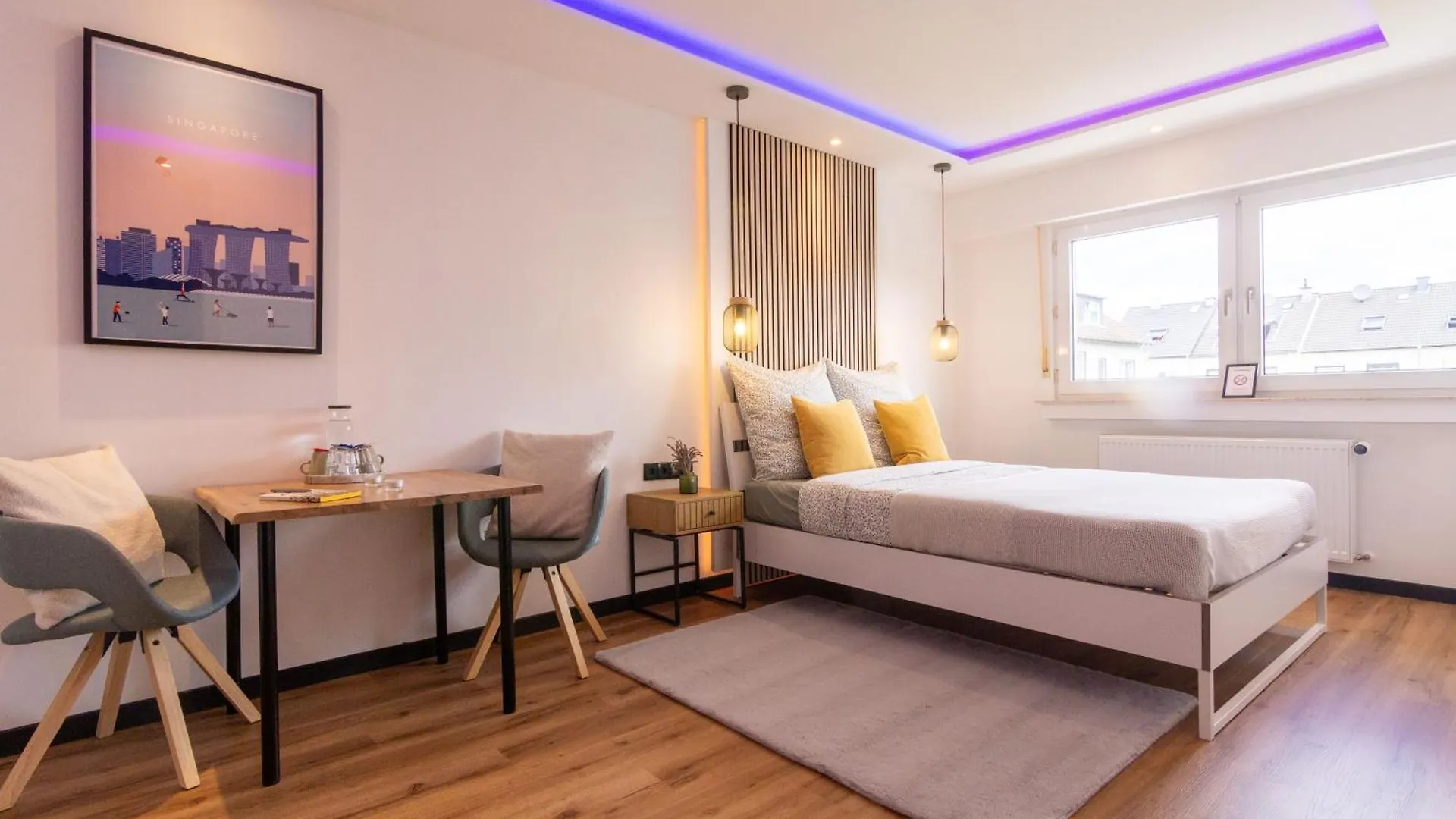 ゲストハウス Comfort Hub - Homestay - 3 Gaestezimmer Im Eigentumshaus ケルン